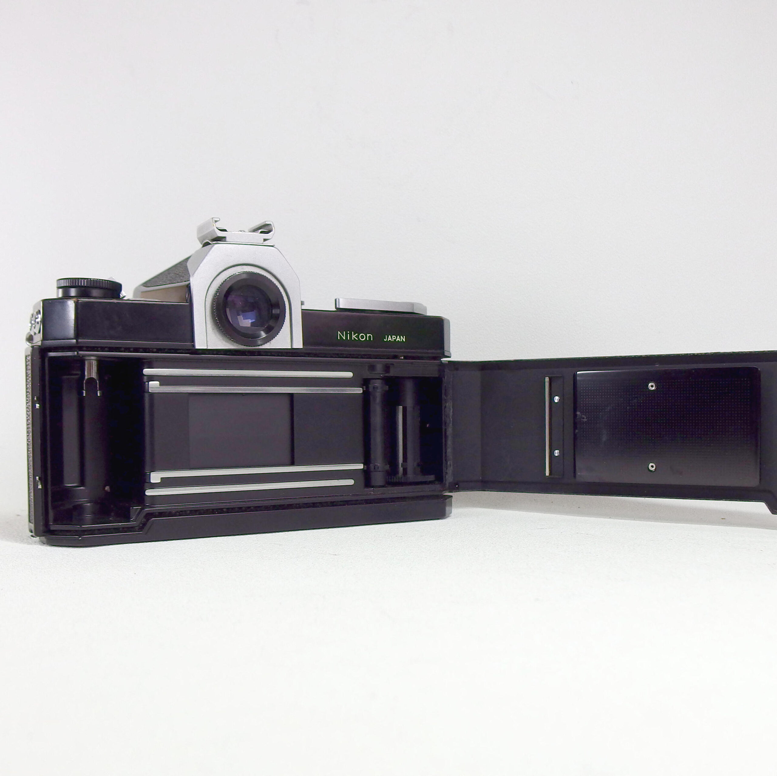 Nikon Nikkormat FTN noir + Nikkor 28mm, f 1 : 3.5 - Moulins à Images